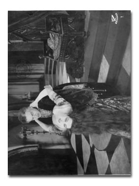 K�nigin Isabeau (Fern Andra) und (?) K�nig Karl  VI. (Alexander Moissi)