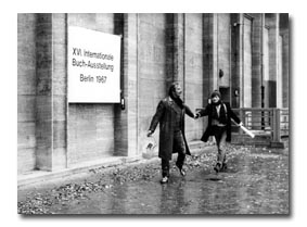 Luc (Nicolaus Dutsch) und Anni  (Angelika Rommel)