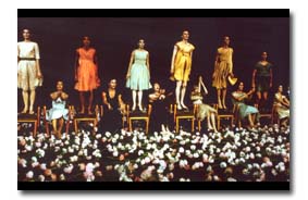 Pina Bausch Tanz-Szene